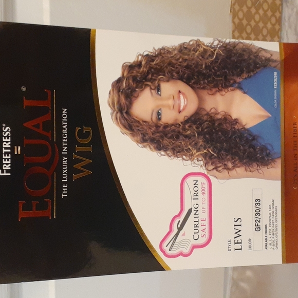 Wig - Picture 3 of 8